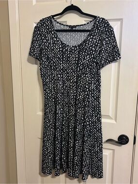 Sami & Jo Black and White Abstract Print Midi Dress